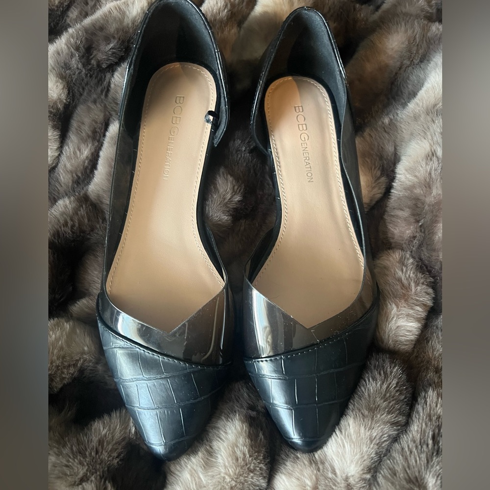 BcbG  
Flat Shoes Beautiful Design Size6Color: black animal print / gray clear